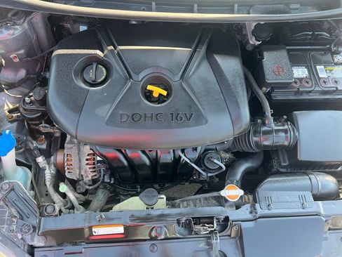 Used 2012 Hyundai Elantra GLS FWD image 38