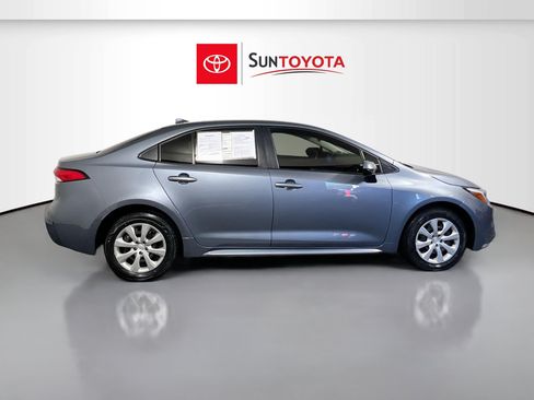 Used 2025 Toyota Corolla LE FWD image 2
