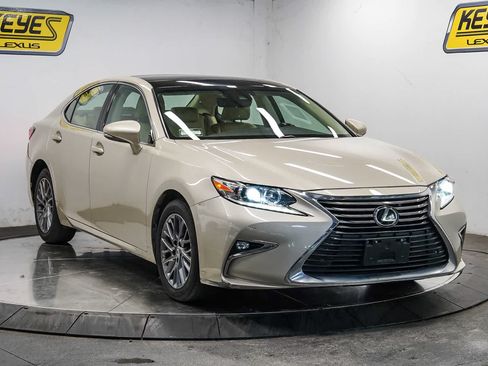 Used 2018 Lexus ES 350 w/ Navigation System Package FWD image 5