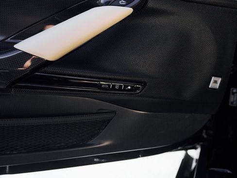 Used 2022 Ferrari SF90 Stradale image 42