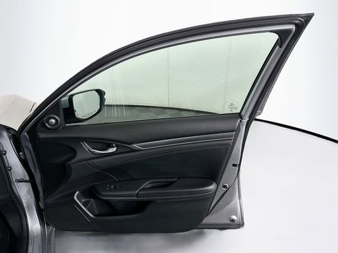 Used 2016 Honda Civic Touring image 31