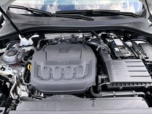 Used 2024 Volkswagen Tiguan SE FWD image 30