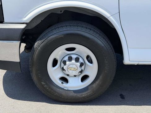 Used 2025 Chevrolet Express 2500 w/ Driver Convenience Package RWD image 10