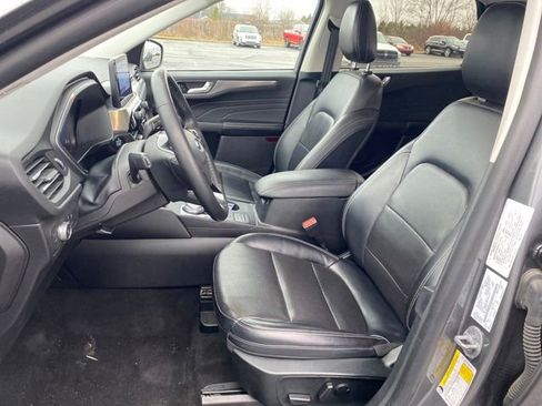 Used 2022 Ford Escape Titanium image 15