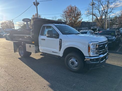 New 2026 Ford F350 XL w/ XL Chrome Package image 3
