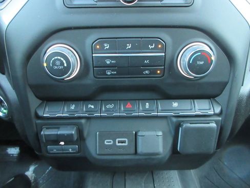 Certified 2024 Chevrolet Silverado 2500 Custom w/ Custom Convenience Package image 28