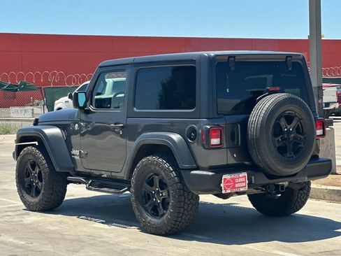 Used 2018 Jeep Wrangler Sport AWD/4WD image 7