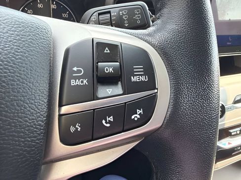 Used 2024 Ford Explorer XLT AWD/4WD image 41
