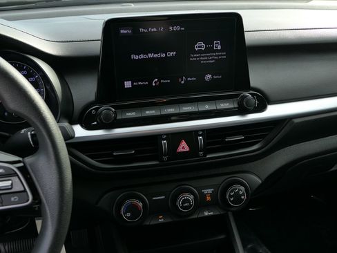 Used 2023 Kia Forte LXS w/ LXS Technology Package image 18