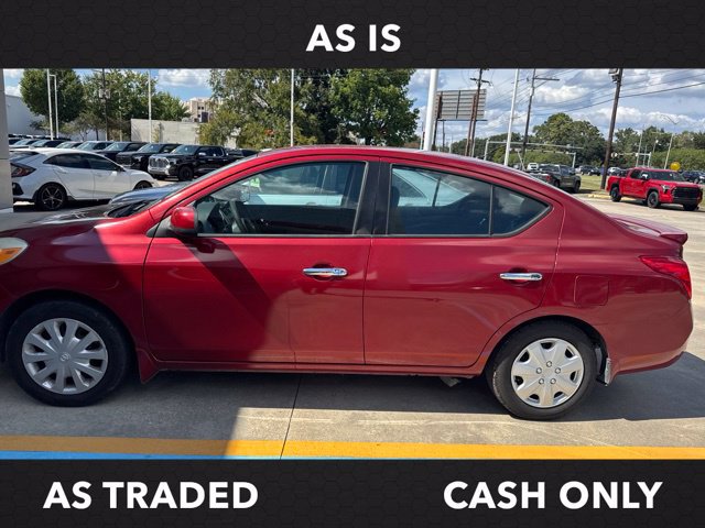 Used 2014 Nissan Versa SV FWD image 2