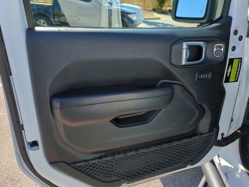 Used 2021 Jeep Wrangler Unlimited Rubicon 4xe w/ Cold Weather Group image 12