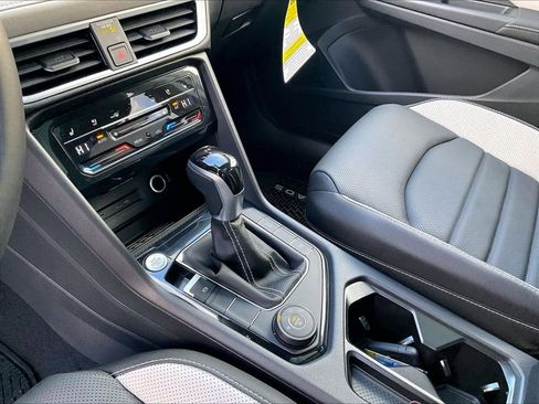 New 2026 Volkswagen Taos SEL AWD/4WD image 14