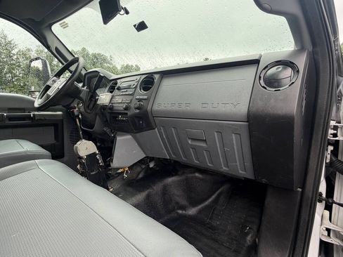 Used 2017 Ford F650 2WD SuperCab Super Duty image 42