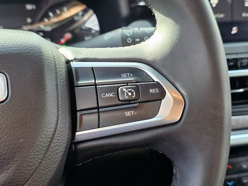 Used 2024 Jeep Compass Latitude image 26