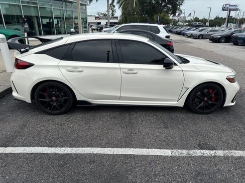 Used 2024 Honda Civic Type R image 4