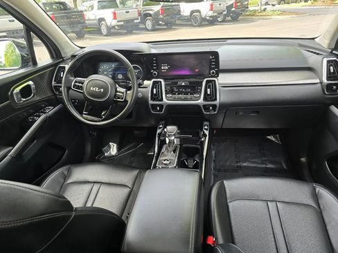 Used 2023 Kia Sorento SX AWD/4WD image 14