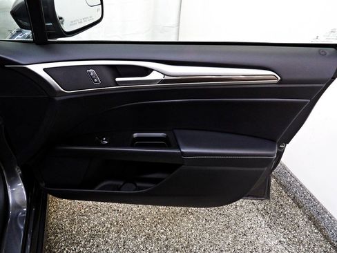 Used 2018 Ford Fusion Energi SE FWD image 11