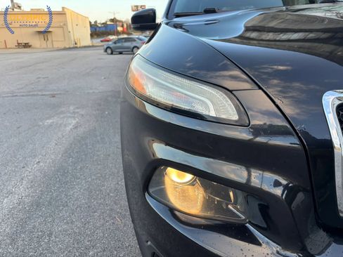 Used 2014 Jeep Cherokee Limited w/ Trailer Tow Group image 15