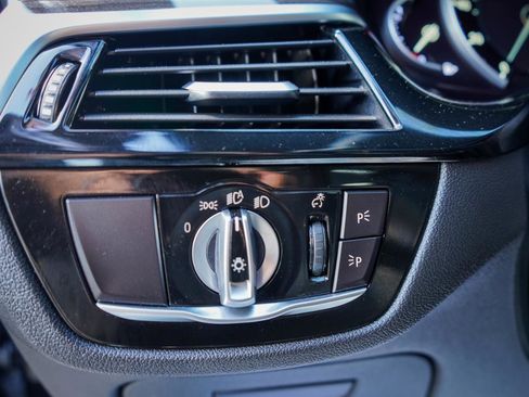 Used 2018 BMW M550i xDrive M550i xDrive w/ Dynamic Handling Package image 14