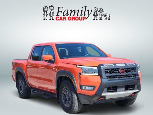 Used 2025 Nissan Frontier Pro-X RWD image 2