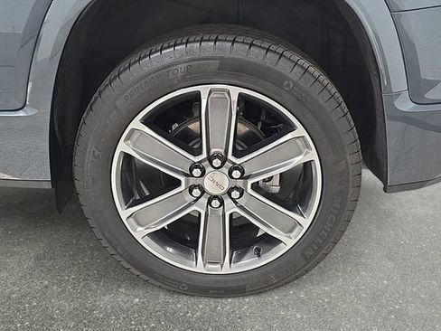 Used 2019 GMC Acadia Denali w/ Technology Package AWD/4WD image 30