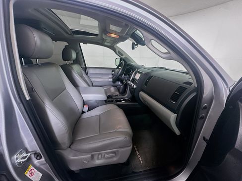 Used 2018 Toyota Sequoia Limited w/ Safety & Convenience Package AWD/4WD image 33