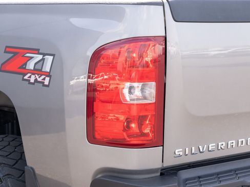 Used 2014 Chevrolet Silverado 3500 LTZ AWD/4WD image 21