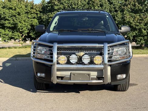 Used 2011 Chevrolet Avalanche LT w/ Suspension Package, Off-Road AWD/4WD image 6