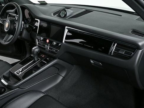 New 2025 Porsche Macan image 25