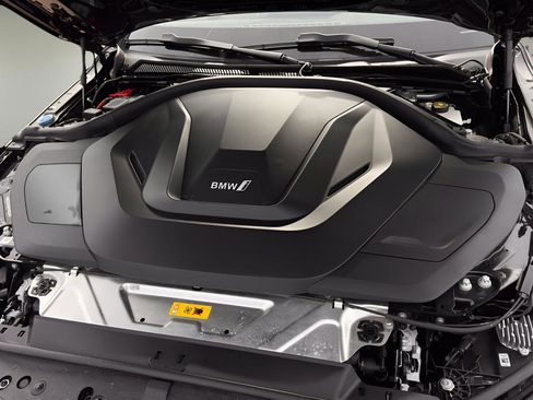 Used 2023 BMW i4 eDrive40 w/ M Sport Package image 30