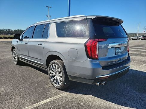 Used 2021 GMC Yukon XL Denali w/ Denali Premium Package image 5