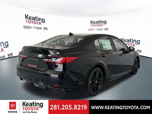 Used 2026 Toyota Camry Hybrid w/ Convenience Package FWD image 13