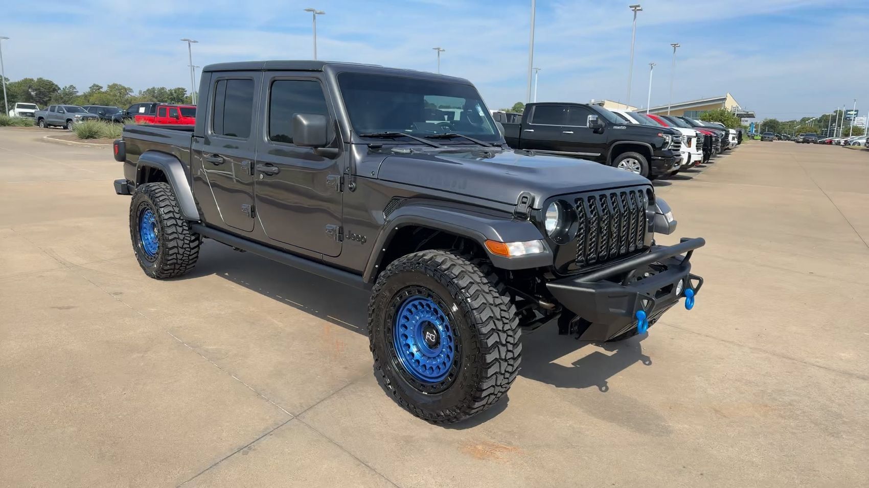 Used 2021 Jeep Gladiator Sport AWD/4WD image 2