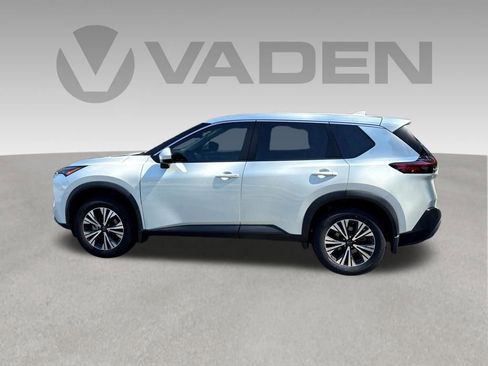 Certified 2025 Nissan Rogue SV FWD image 28