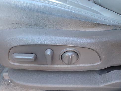 Used 2019 Chevrolet Traverse LT image 13