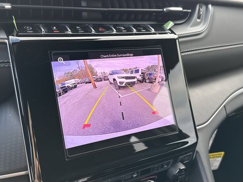 New 2025 Jeep Grand Cherokee Laredo X image 30