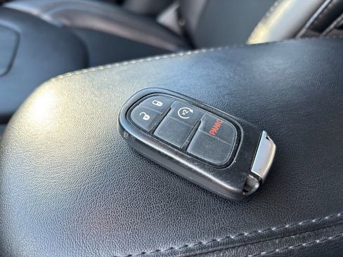 Used 2021 Jeep Cherokee Latitude Plus image 33