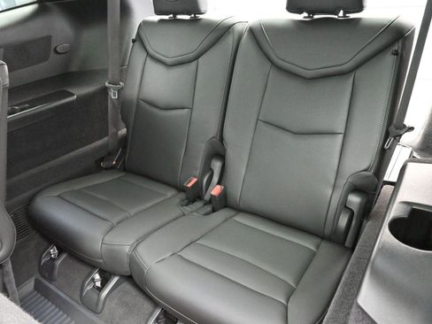Certified 2025 Cadillac XT6 Sport w/ LPO, Floor Liner Package AWD/4WD image 34