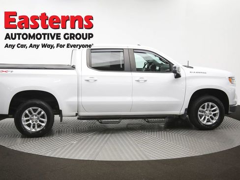 Used 2023 Chevrolet Silverado 1500 LT AWD/4WD image 45