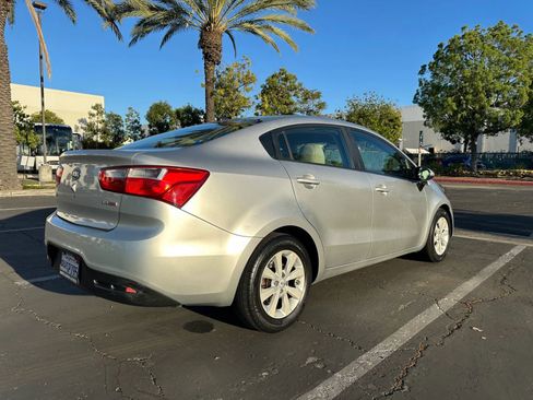 Used 2013 Kia Rio EX w/ Convenience Pkg image 2