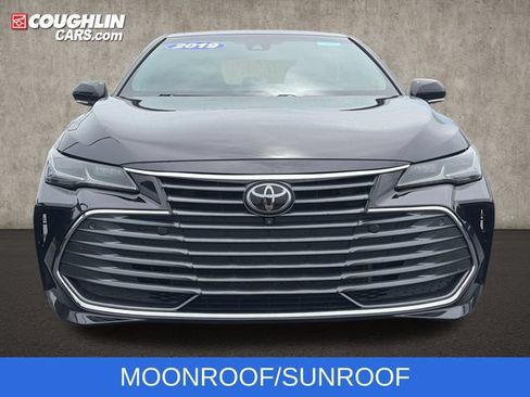 Used 2019 Toyota Avalon Limited FWD image 3