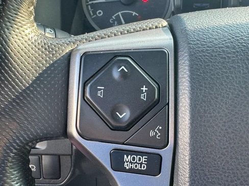 Used 2018 Toyota Tacoma Limited AWD/4WD image 26