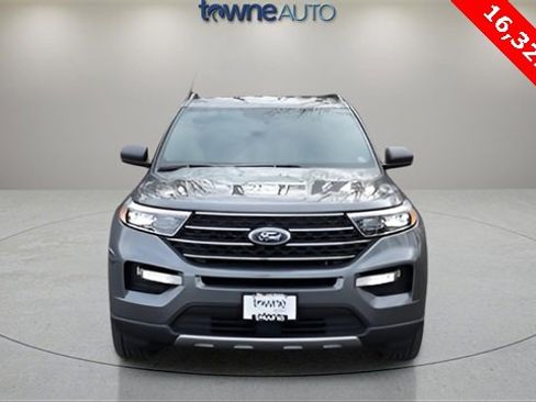 Used 2023 Ford Explorer XLT w/ Equipment Group 202A image 8