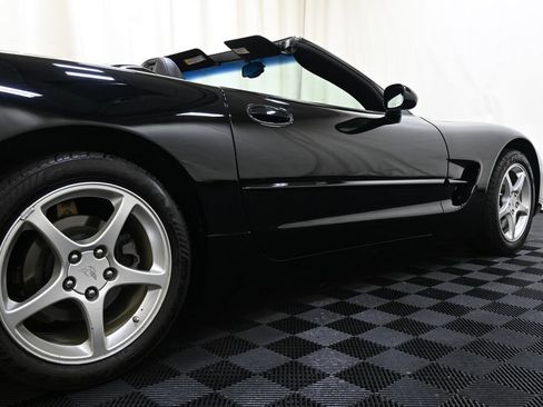 Used 2004 Chevrolet Corvette Convertible w/ Preferred Equipment Group RWD image 15