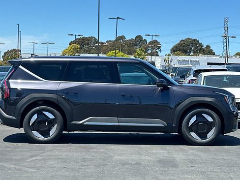 New 2026 Kia EV9 Light RWD image 3