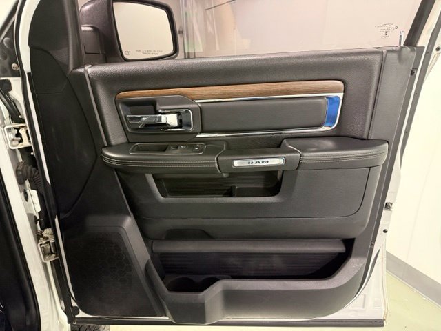 Used 2015 RAM 2500 Laramie w/ Convenience Group AWD/4WD image 25