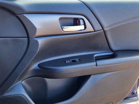 Used 2016 Honda Accord Sport image 13