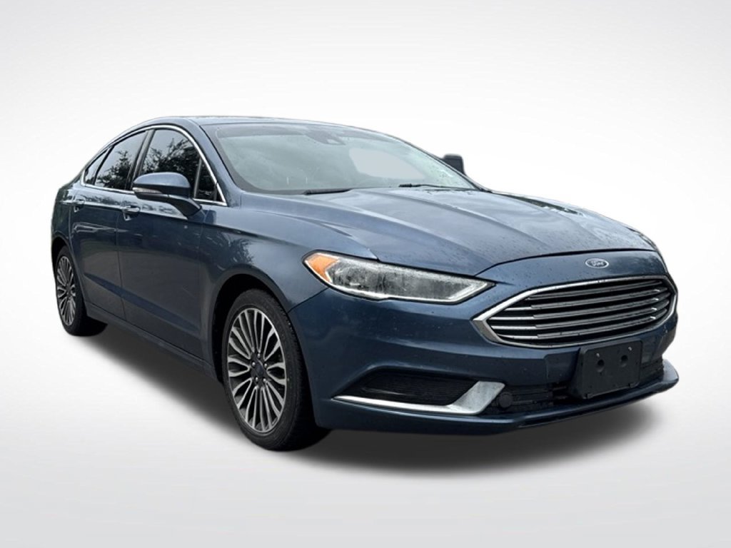 Used 2018 Ford Fusion SE w/ Fusion SE Technology Package AWD/4WD image 2