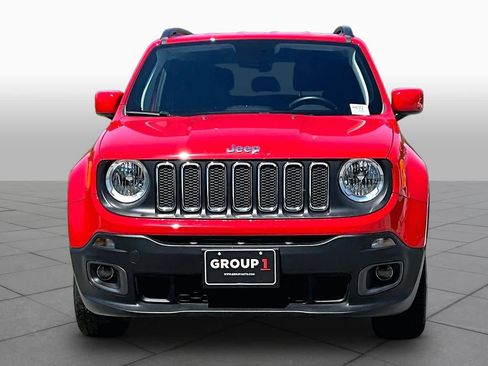 Used 2018 Jeep Renegade Latitude w/ Cold Weather Group AWD/4WD image 4