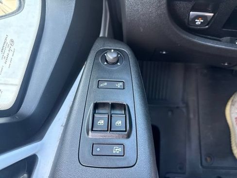 Used 2025 RAM ProMaster 2500 w/ Convenience Group FWD image 13